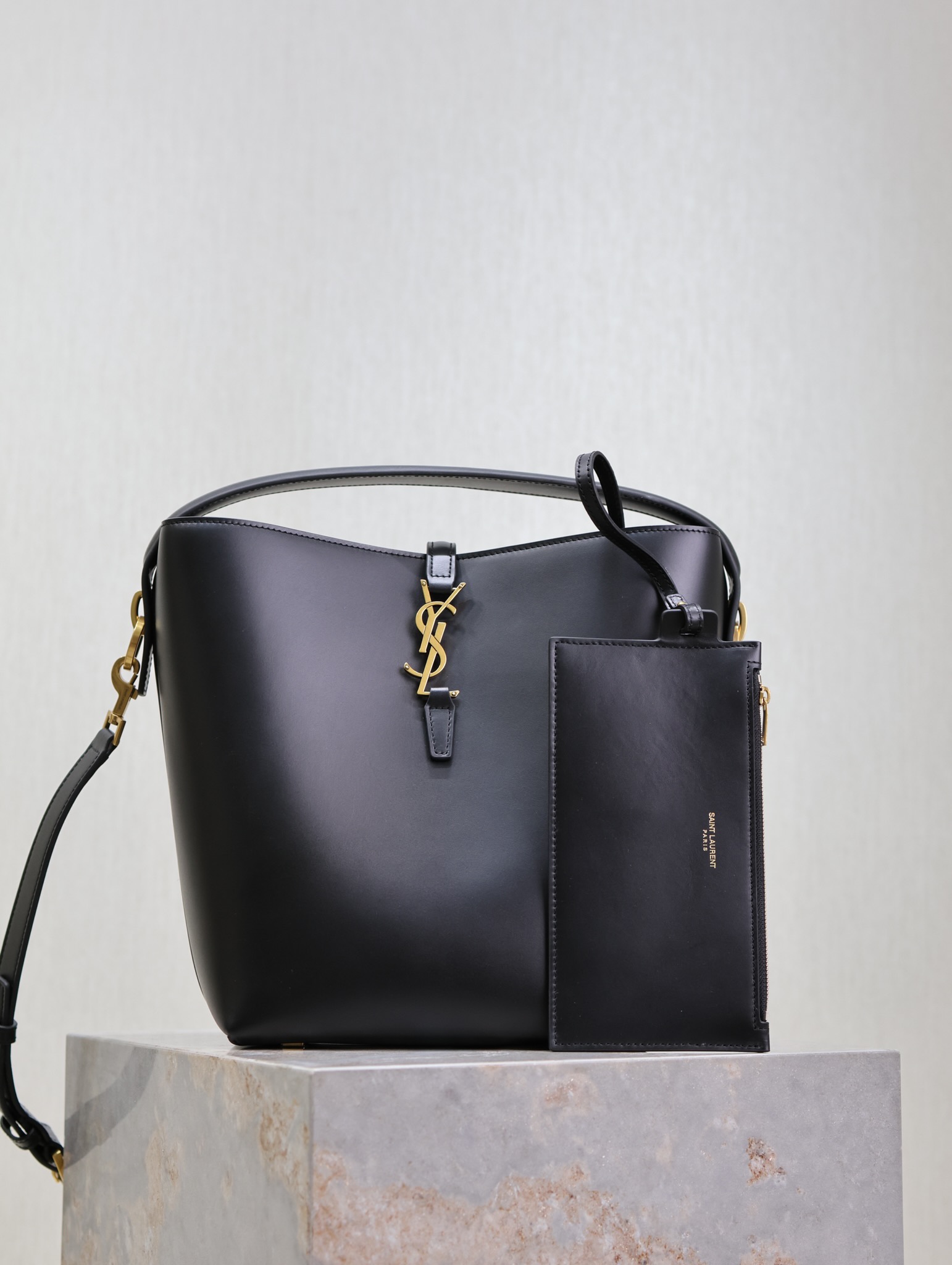 Ysl Bucket bag 742828 Black